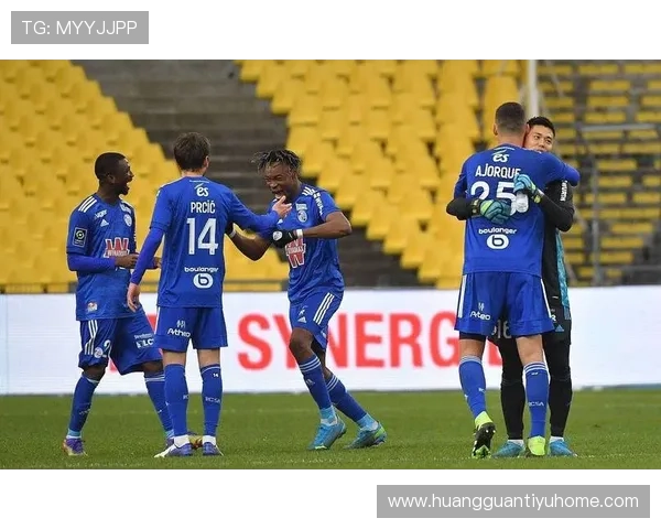 斯特拉斯堡俱乐部最新动态及赛季表现全面解析